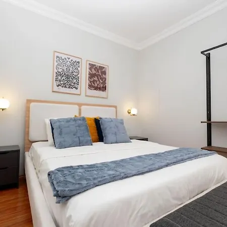 Bosphorus View With 3 Bedrooms Apartment *
